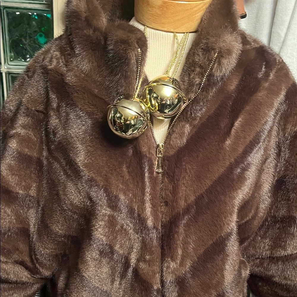 SOLD OUT!!!!!!

SOLD OUT!!!!!!!


Brown Faux Fur Women's Jacket